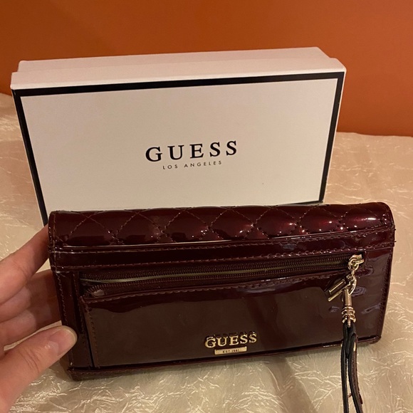Guess Wallet - EUC - Picture 5 of 10